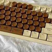 键盘形状的巧克力？ikbc歌帝梵联名款机械键盘
