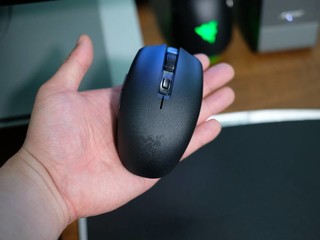 轻量化小鼠，Razer雷蛇八岐大蛇V2