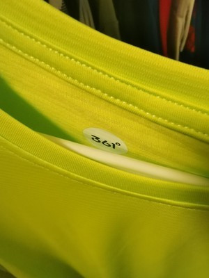 
比实体店便宜太多了，质量还很好，直播买