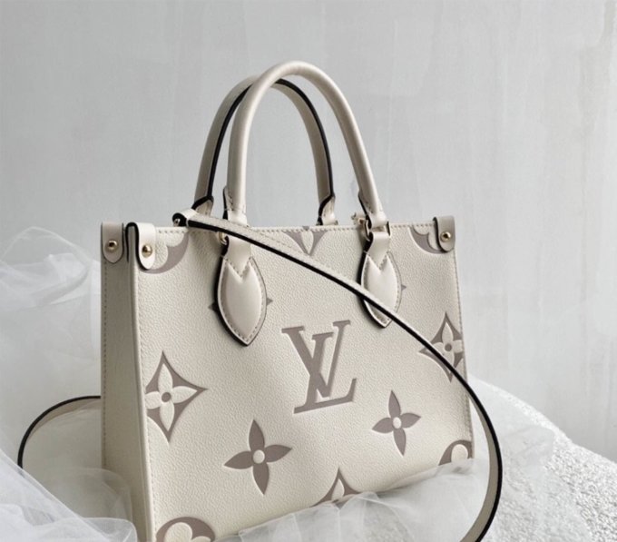 路易威登女士手提包怎么样 上班族推荐| lv 2021新款onth_什么值得买