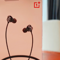 云耳末代的一加云耳Z，打造轻盈舒适感