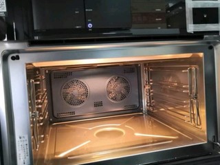 蒸烤箱效果很好，秒变厨艺大师