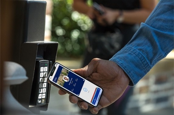 iPhone NFC开放：公交卡充值功能上线