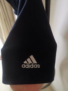 ADIDAS polo衫，不适宜跑步