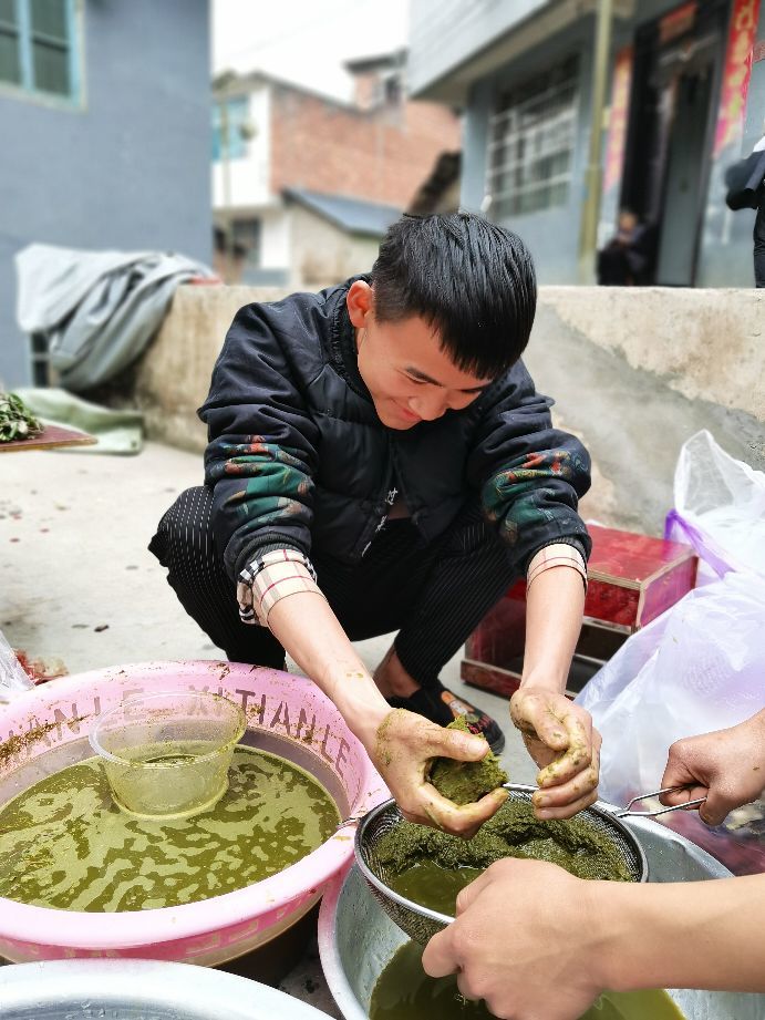 一锅热气腾腾的牛羊瘪，是贵州人难忘的乡愁