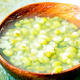 煮绿豆汤前，我都会先把绿豆“冻一冻”，绿豆起沙快，汤绵滑柔顺