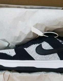 黑白低调的Nike dunk系列