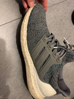 阿迪达斯ultraboost