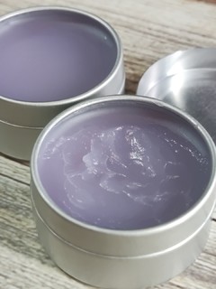 紫色的紫草护理膏