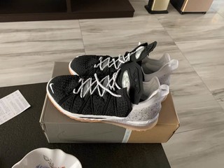 Nike篮球鞋