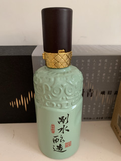 迎驾洞藏品鉴小酒-精致的工艺品