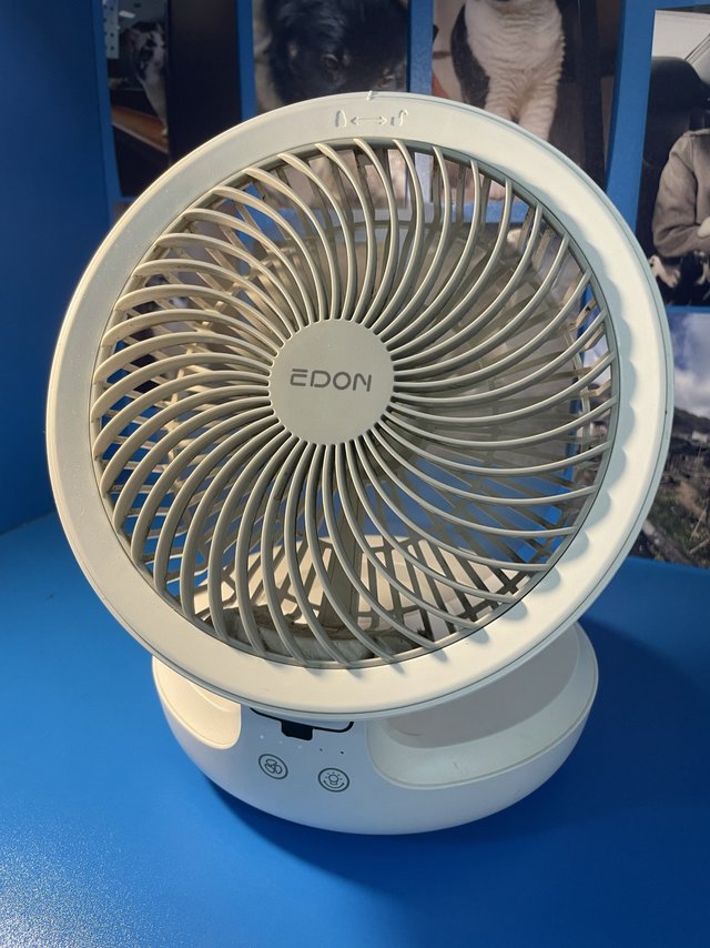 夏日必备清凉小电扇，携带超方便！