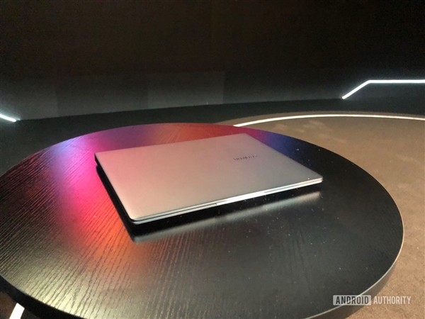 realme官宣笔记本和平板电脑：铝合金机身设计