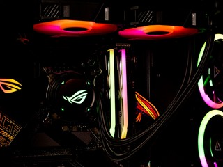 信仰一体水冷，ROG STRIX LC 