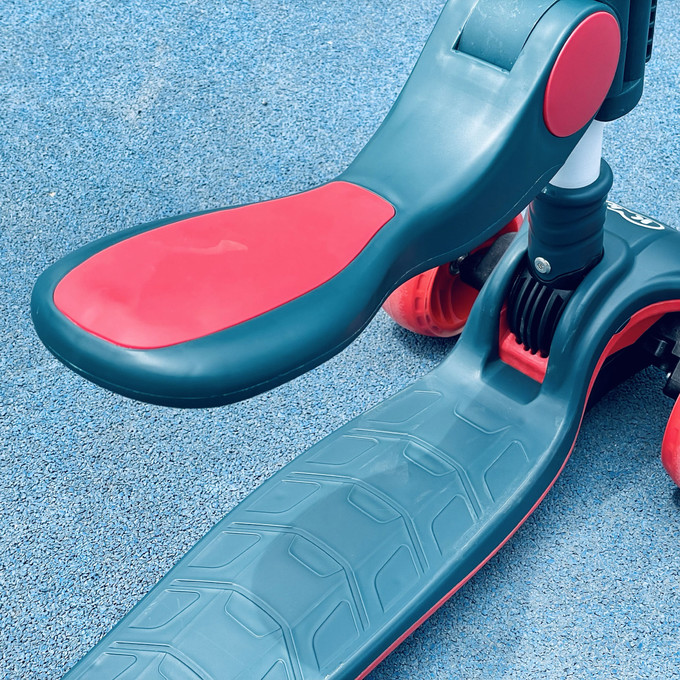 可可乐园儿童滑板车