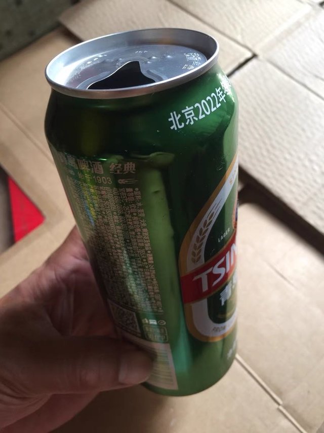 青岛经典啤酒大罐