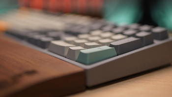 桌面整理计划之键盘篇-ikbc W210 Cherry茶轴无线机械键盘