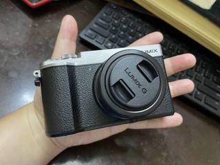 Gx9，一款体积小巧、镜头群便宜的相机