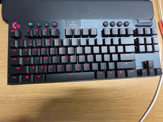 G913TKL C-回归机械键盘的青轴