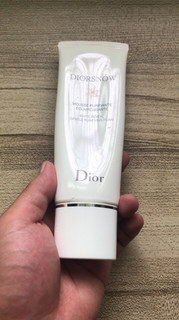 Dior snow男士洗面奶，清香型味儿