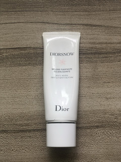 Dior snow男士洗面奶，清香型味儿