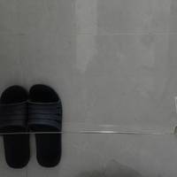 浴室拖鞋架