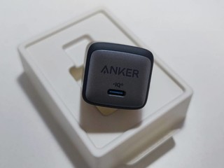 比小更小-Anker GaN2充电器