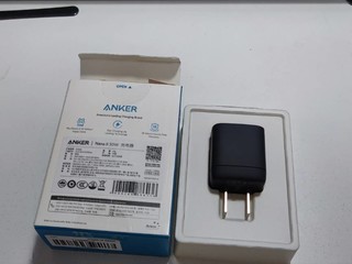 比小更小-Anker GaN2充电器