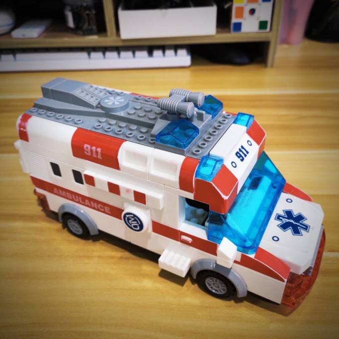 木制积木怎么样 简单易拼的救护车积木_什么值得买