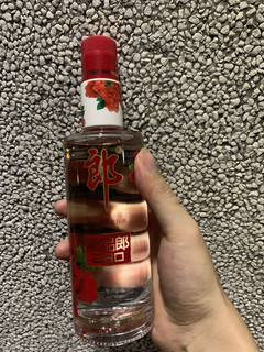 一瓶打尽两种口味，顺品郎酒