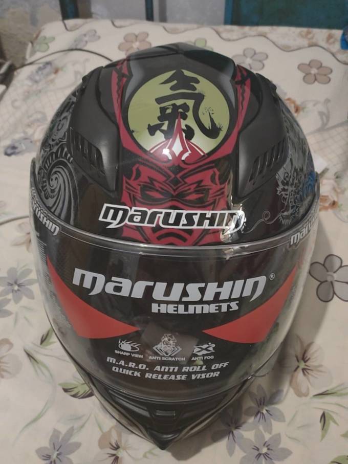 马鲁申骑行头盔