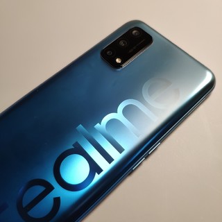 性价比神机！realme Q2，强！