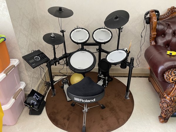 618买了一个罗兰电子鼓，不错不错