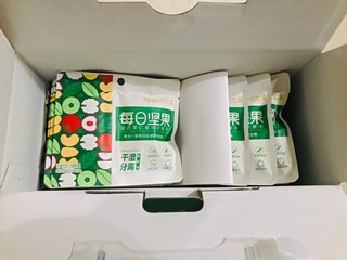 百草味坚果