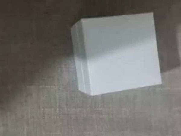 小巧玲珑的潘多拉耳钉