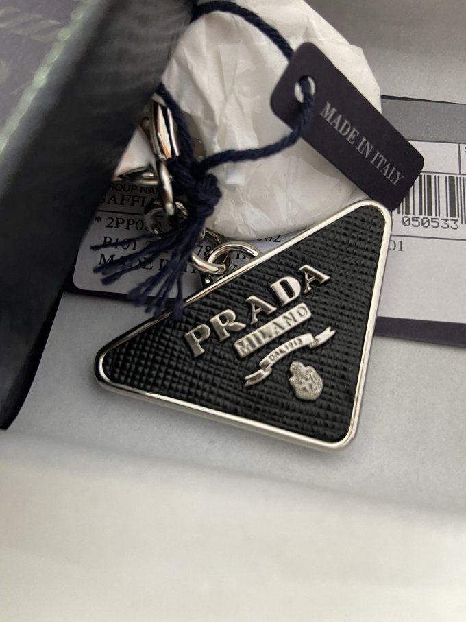 普拉达其他服装配饰怎么样 prada-saffiano三角标钥匙扣_什么值得买