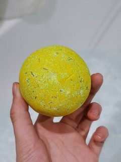 一颗香喷喷的泡澡球
