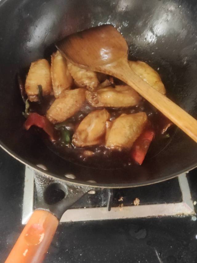 酱油红润有光泽 烧饭首选