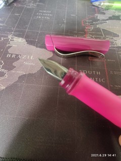 施耐德base百元通体塑料的钢笔