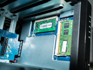 群晖DS918+四盘位NAS存储服务器