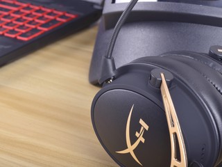 好耳机顶一个三级头，HyperX Alp