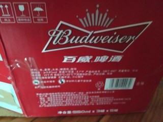 百威（Budweiser）淡色拉格啤酒