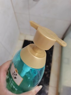 朋友送的吕洗发水，它的效果是……