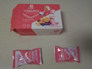 网红食品之良品铺子什锦酸奶果粒块