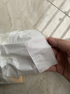 绵软舒适的纸巾，擦一下如肌肤抚摸般顺滑