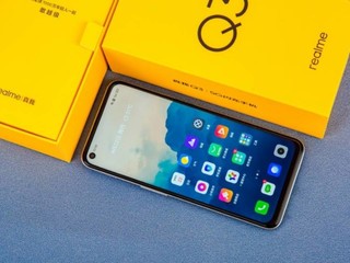 谁能不爱realme Q3张扬不羁的性格