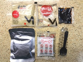 新晋品牌的自热米饭到底如何？