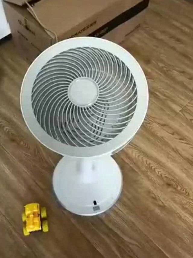 夏天有个循环扇凉快多了