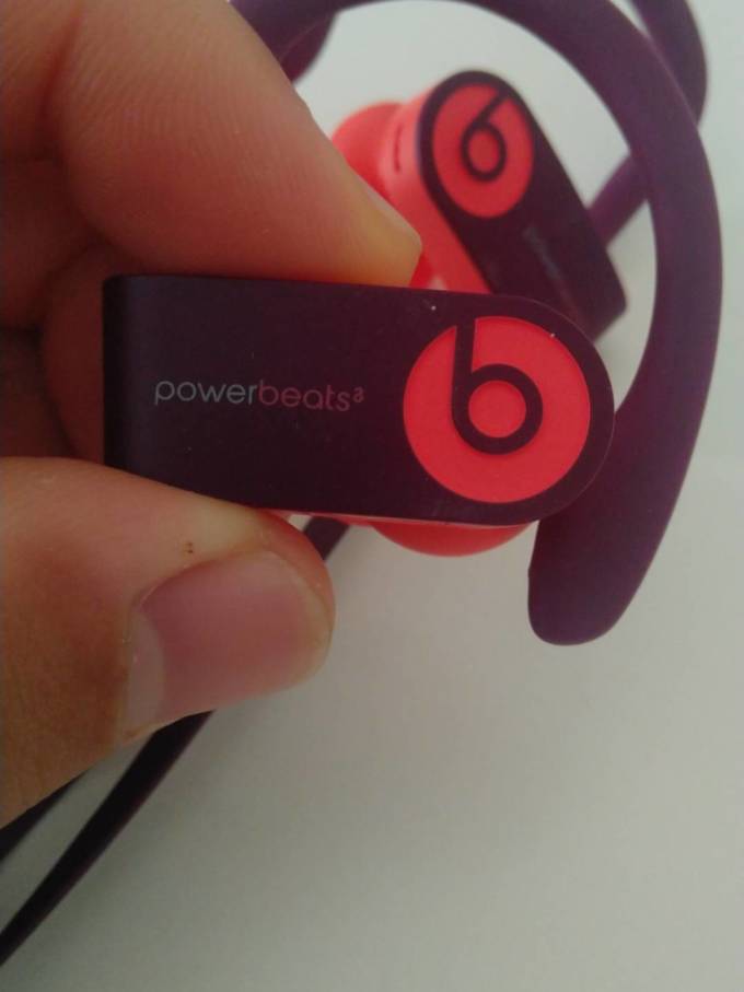 2021-07-14 17:36:57power beats是年初京东买的,选了一个骚气的紫红