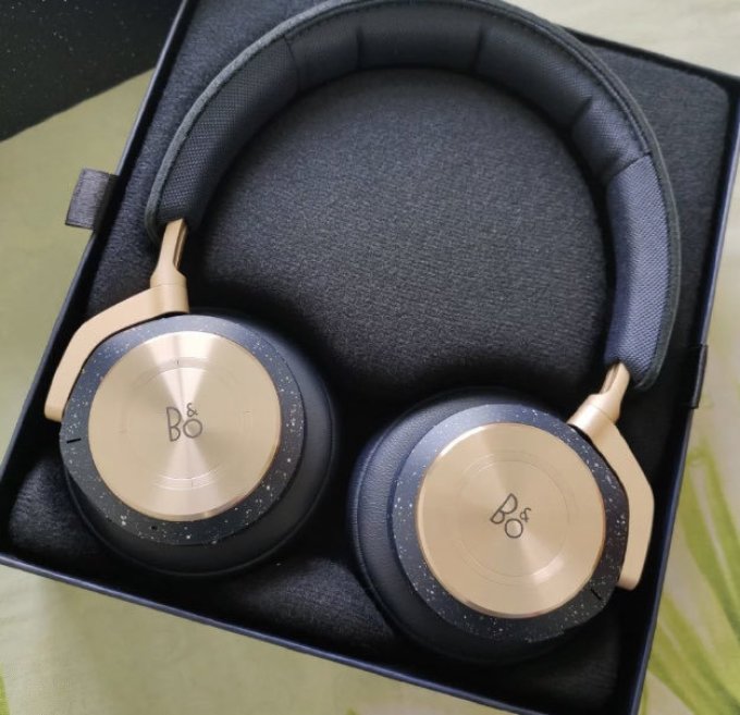 丹拿头戴式耳机